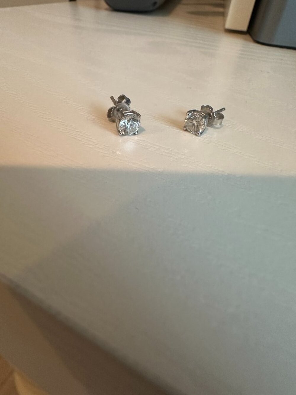 Diamond earring studs